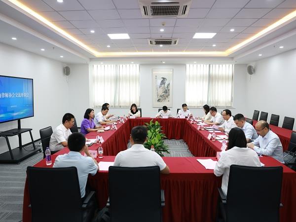 f6b806739a7a5433cb5ec2187f83bf2.jpg f6b806739a7a5433cb5ec2187f83bf2.jpg